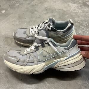 FZ3596-072 Nike V2K Run Light Bone Light Iron Ore Smoke Grey Metallic Womens 8